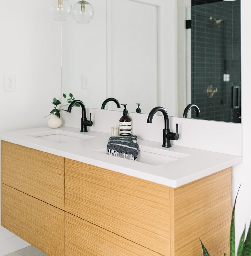Deck-Mount Single Handle Bathroom Faucet